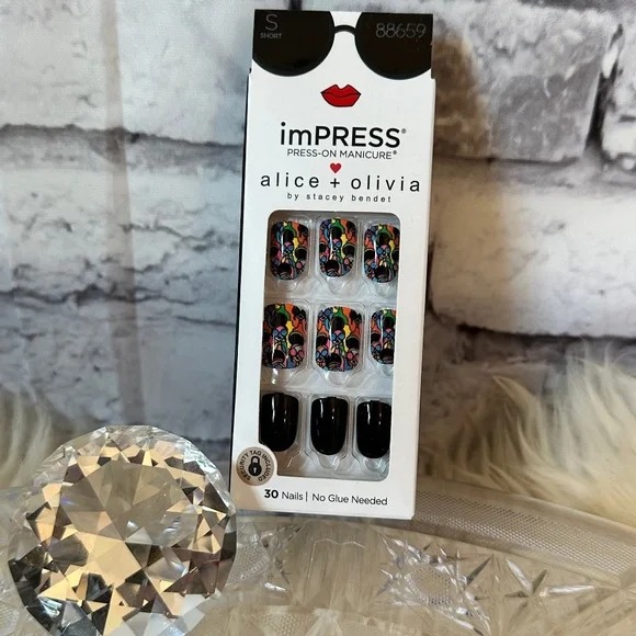 Impress Alice+Olivia Spare Oval Shaped Rainbow State Press on Nails - Picture 2 of 4